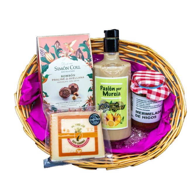 Cesta gourmet murciana con crema de paparajote, queso viejo tostado, mermelada artesanal de higos y bombones Simón Coll.