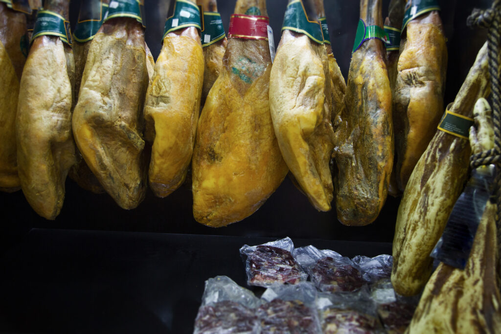 Cómo se elabora el jamón ibérico paso a paso